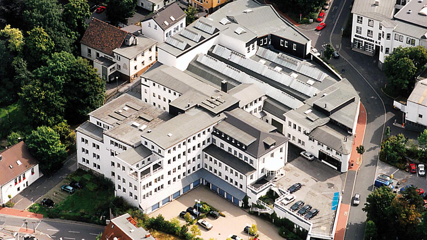  2014: Neustrukturierung - Aus dem Unternehmen Eduard Hueck entstehen drei selbständige Gesellschaften.